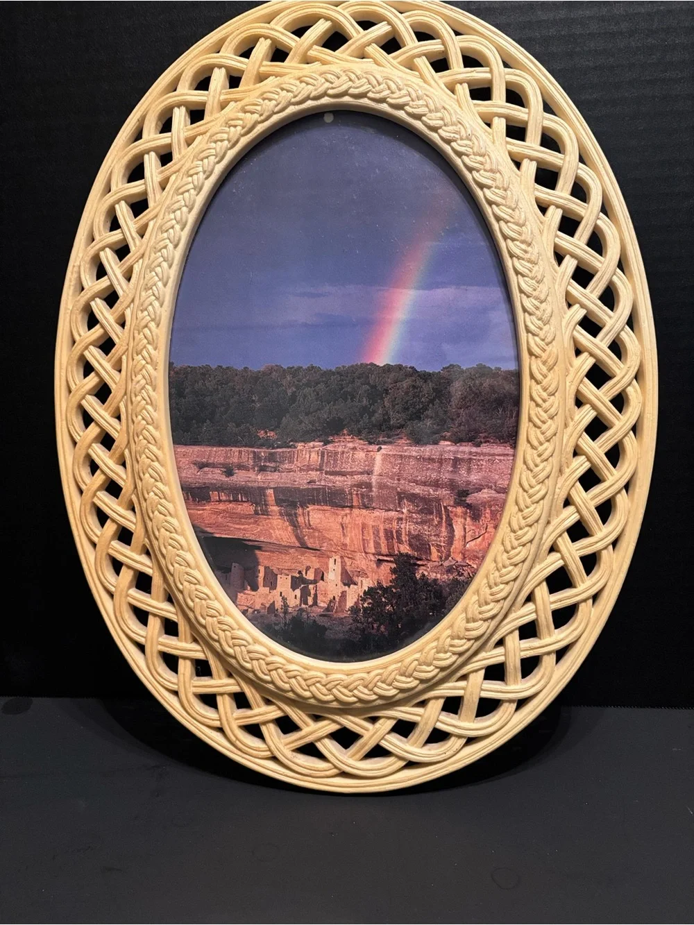 Vintage Homco #2384 Plastic Wicker Oval Frame W/Print Mesa Vende Park